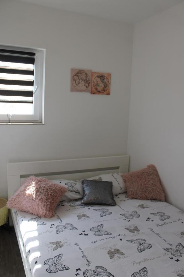 شقة Cozy Corners نين المظهر الخارجي الصورة